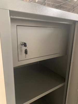 Κτύπος κάτω από το ντουλάπι αρχειοθέτησης ασφάλειας δομών με τη διπλή κλειδαριά ασφάλειας